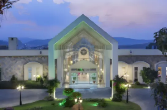 เซเลกธัม คัลเลอร์ส บ็อดรัม โรงแรมใน