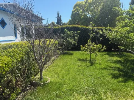 Charming 3-Bedroom House & 2 Bathroom with WiFi, AC in Delightful East Palo Alto