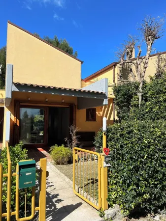 La Buganvilla: a cozy cottage with garden near the center of Sirolo