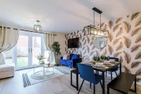 Luxury & Modern Equipped Liverpool 3 Bedroom House WParking Sleeps 9 Max Hotels in Speke