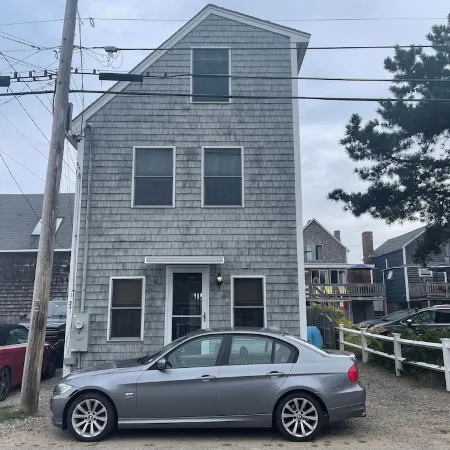Beautiful Beach Cottage steps away from private Moody Beach!