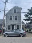 Beautiful Beach Cottage steps away from private Moody Beach!