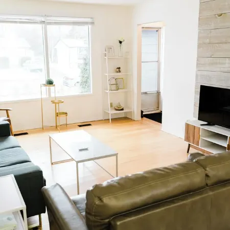 Welcoming 5-bedroom home with spacious deck and yard!