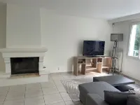 Charming house near the coulée verte and the verrière forest 20mn from Paris Hotel a Chatenay-Malabry