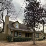 Charming, peaceful & spacious 3/2 house with sunroom, WiFi, AC in Warner Robins