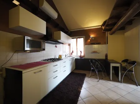 parking in the center of Como just renovated [via milano 89] parking free