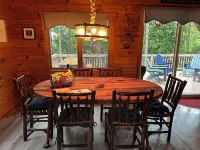 Modern, 2 King, 4 BDRM Private Luxury Log Cabin
