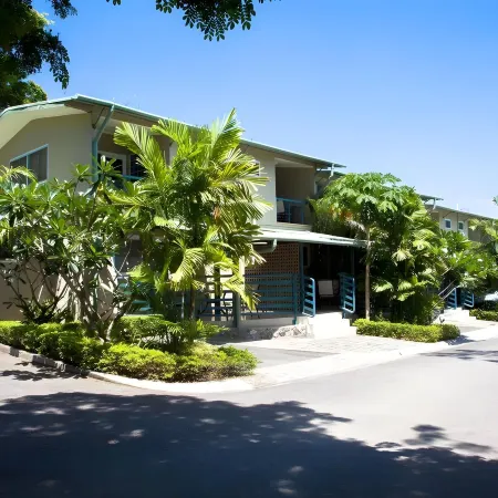 Gateway Hotel & Apartments Отели рядом с достопримечательностью «Заповедник Порт-Морсби»