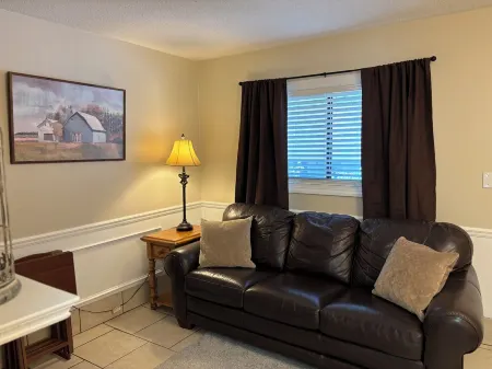 A+ Condo Downtown W/Fireplace, Indoor & Outdoor Pools