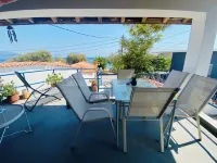 Island Stone house 15m from the beach.