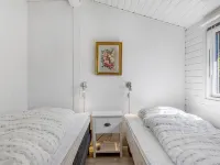 "Star" - 100m from the Sea