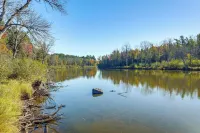 Private Hot Tub: Waterfront Home Along Eagle River - Boutique
