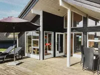 6 Person Holiday Home in Ringkøbing-by Traum