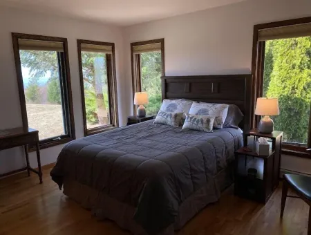 Majestic Lake Michigan sunsets - hilltop retreat