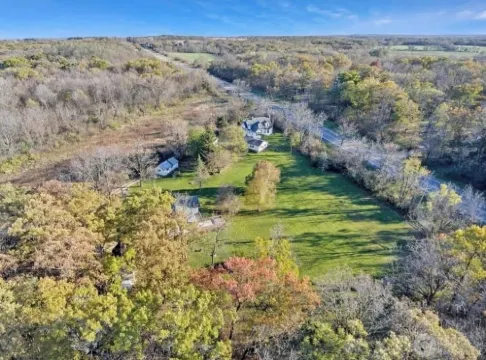 Sanctuary Woodland Guest House, located next to the conservation area!