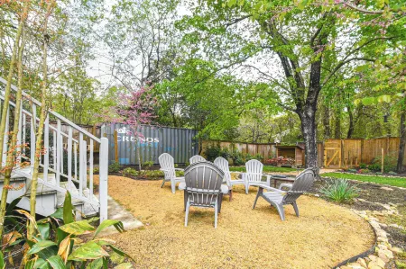 Renovated Carrboro House with Deck and Fire Pit!