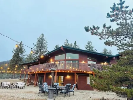 Forest Dream Отели рядом с достопримечательностью «Аутлетс эт Техон»