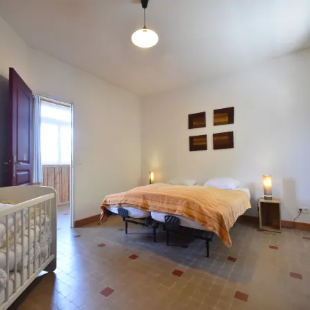 Holiday Home in Luzy with Fenced Garden Отели в г. Кюзи