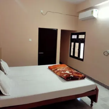 Sankatha Guest House Hotels near Manikarnika Ghat