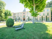Villa in Grimaud near Tennis Court & Pool