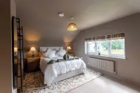 4 Bed Holiday Home by Guestz Hotels in Rhosneigr
