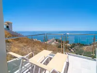 Apartment in Nerja with Sea Views & Pool - 4-نجوم