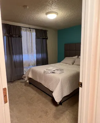 Lovely 2 bedroom, Minutes from down town!