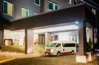 Fiesta Inn Express Perinorte "La Era" Garden 주변 호텔