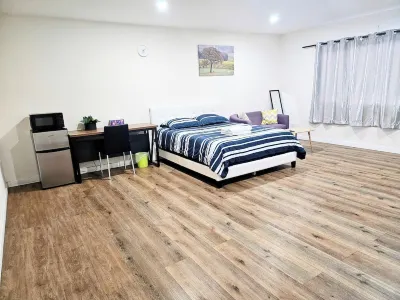 Separate Private Access Big Master Suite Hotels near Fatman Ding Plaza