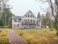 Designer Beachfront Chalet w/ Theater, Arcade & Beach Firepit Near Schoodic