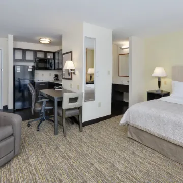 Candlewood Suites DALLAS MARKET CNTR-LOVE FIELD by IHG
