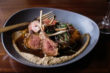 Kimpton Hotel Palomar Philadelphia Отели рядом с достопримечательностью «Фонд наследия химических наук»