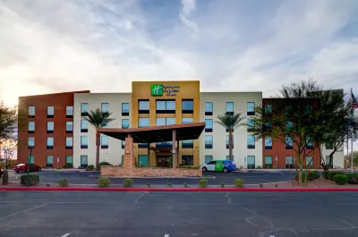 Holiday Inn Express & Suites PHOENIX NORTH - SCOTTSDALE by IHG Hotele w: Desert View