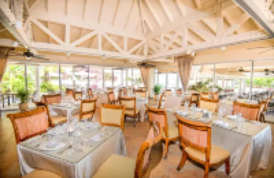 Comfort Suites Paradise Island - 4-Star