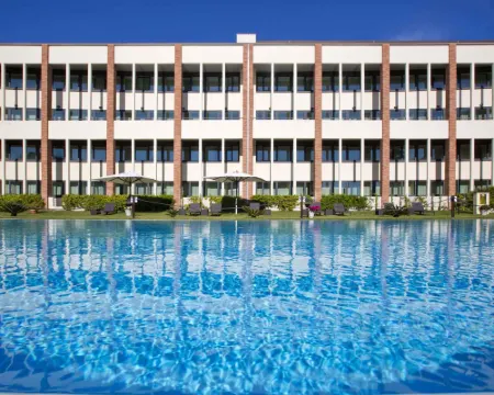 メルキュール レオナルド ダ ヴィンチ エアポート ローマのホテル