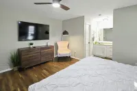 Suburban Oasis,Pool& Spa, Ping pong, Air Hockey, Pool table & Arcade, Cul De Sac