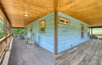 Spacious 4-bedroom house in serene Hiawassee with WiFi, AC