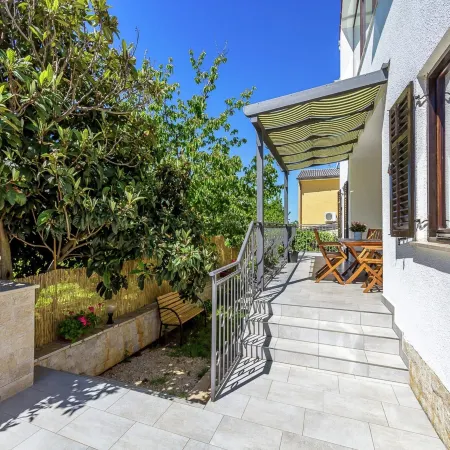 Apartment in Pula Near the Sea and Town Center