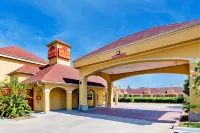 Capital O Deluxe Inn Channelview Houston I-10