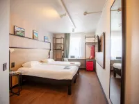 Ibis Cherbourg la Glacerie Các khách sạn ở Les Pieux