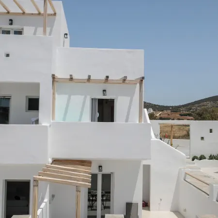 Irida Vacation Suites Отели рядом с достопримечательностью «Пляж Агиасос»
