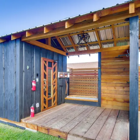 12 Mi to Bozeman: Duplex w/ Sauna & Yard