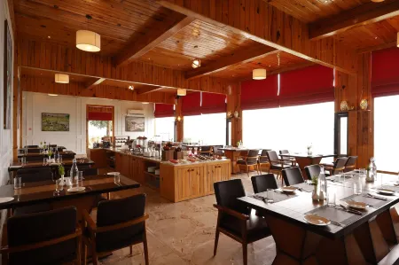 WelcomHeritage Arka Resort & Spa Rishikesh Отели рядом с достопримечательностью «Star Trekk Adventure Beach Camp Side»