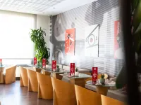 Ibis Madrid Alcobendas - พร้อมอาหารเช้า