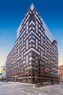 Hilton New York/Downtown Brooklyn Hotels near Hansons Restaurant