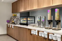 Home2 Suites by Hilton Denton - petit déjeuner