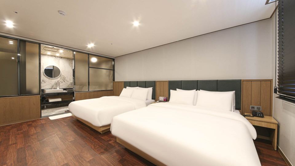 Hotel signature