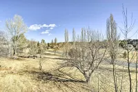 Flagstaff Townhome - Walk to Country Club and Pools! - spa