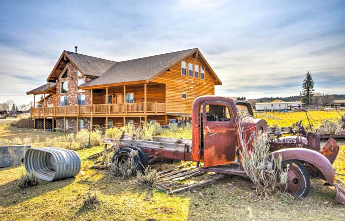 Rustic Bryce Canyon Home w/ Deck on Sevier River!