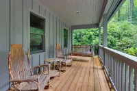 Creekside Family Retreat by Waterfalls and Hiking! - Gym